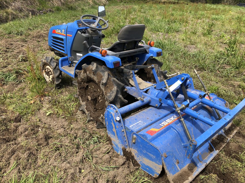 トラクターの培土器 畝立て器 - 農業